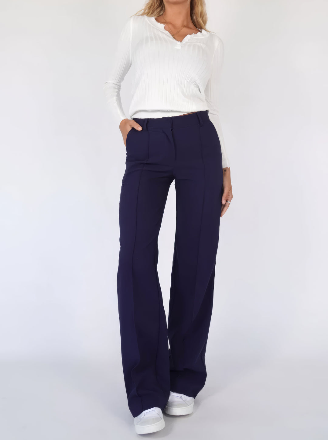Wide-Leg Trousers – Crease-Resistant Finish, Timeless Fit