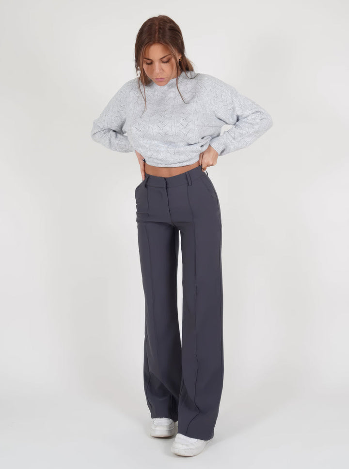 Wide-Leg Trousers – Crease-Resistant Finish, Timeless Fit