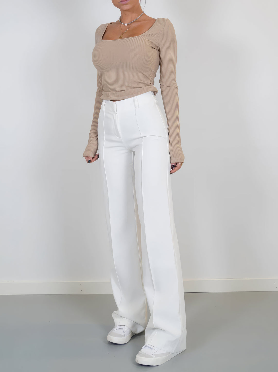 Wide-Leg Trousers – Crease-Resistant Finish, Timeless Fit