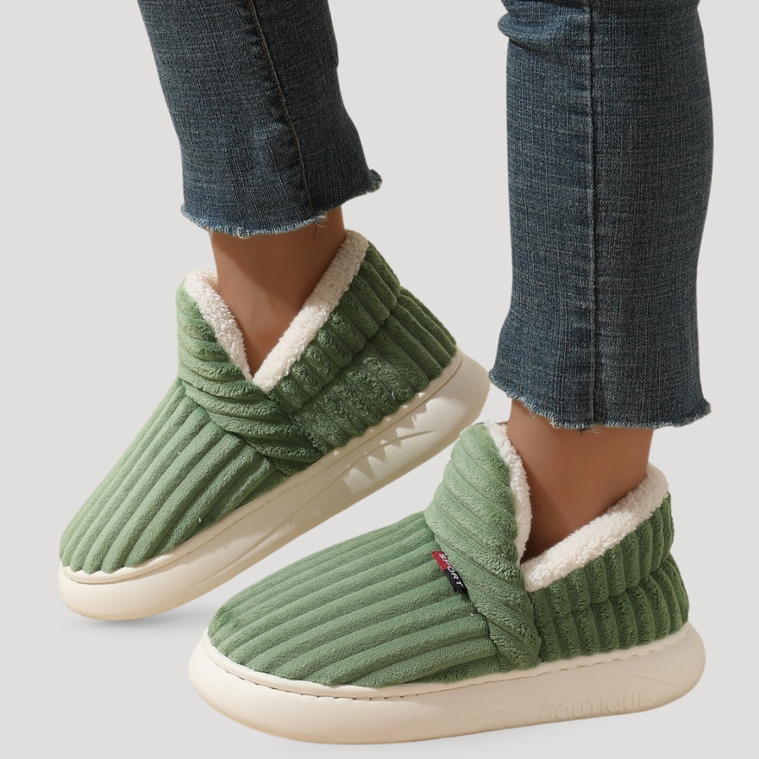 Women’s Cosy Fleece Slipper Boots | Warm, Soft and Easy to Wear