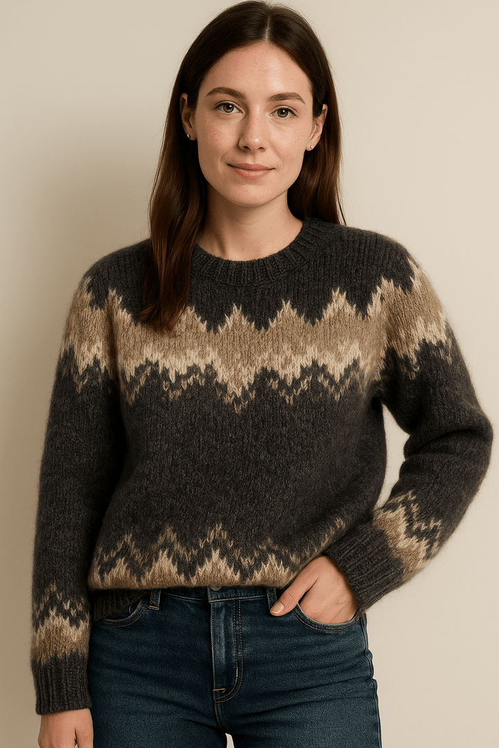 Women’s Elegant Round Neck Jumper – Soft Knit