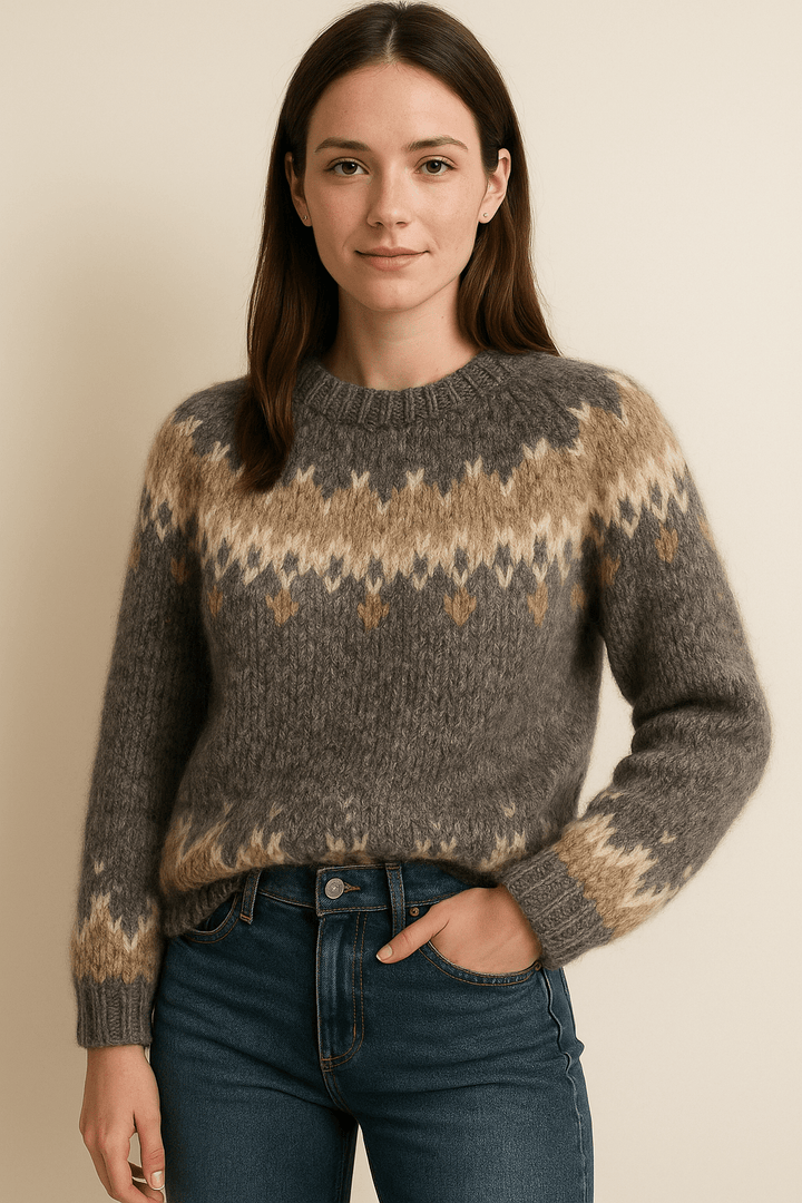 Women’s Elegant Round Neck Jumper – Soft Knit